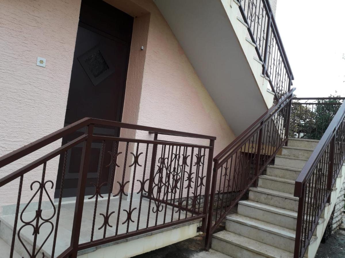 Apartments Santa Barbara 비오그라드나모루 외부 사진