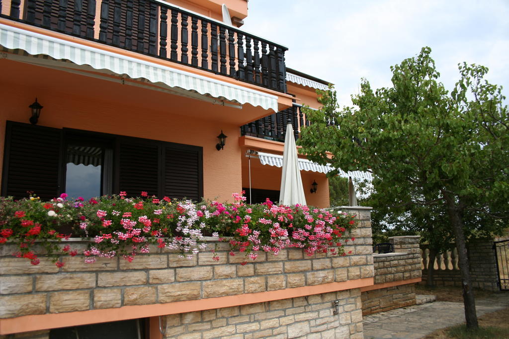 Apartments Santa Barbara 비오그라드나모루 외부 사진
