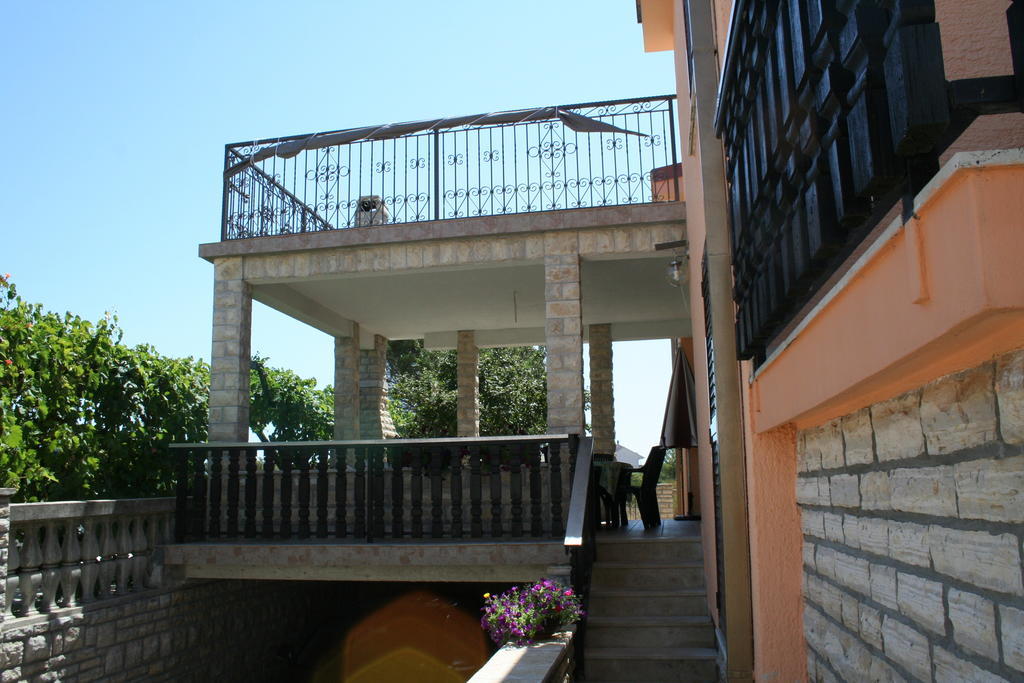 Apartments Santa Barbara 비오그라드나모루 외부 사진