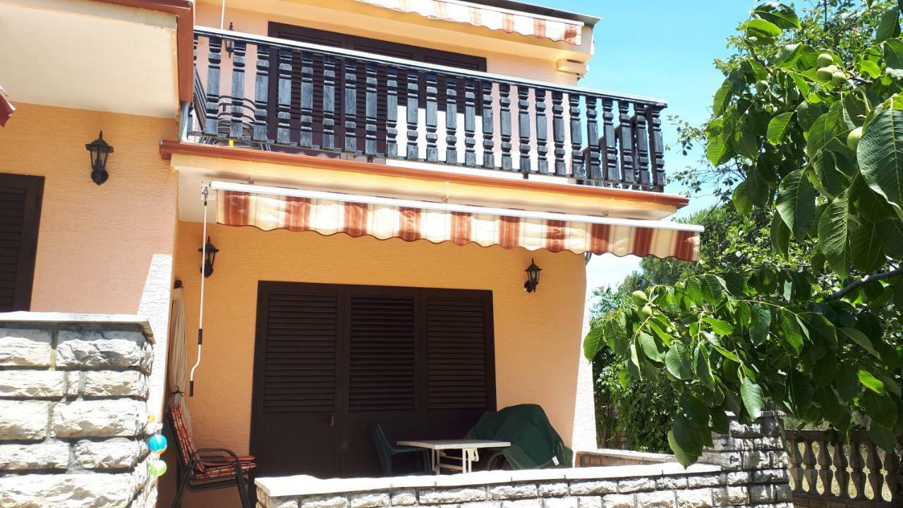 Apartments Santa Barbara 비오그라드나모루 외부 사진